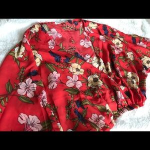 NWOT Heart & Hips Floral Crop Top